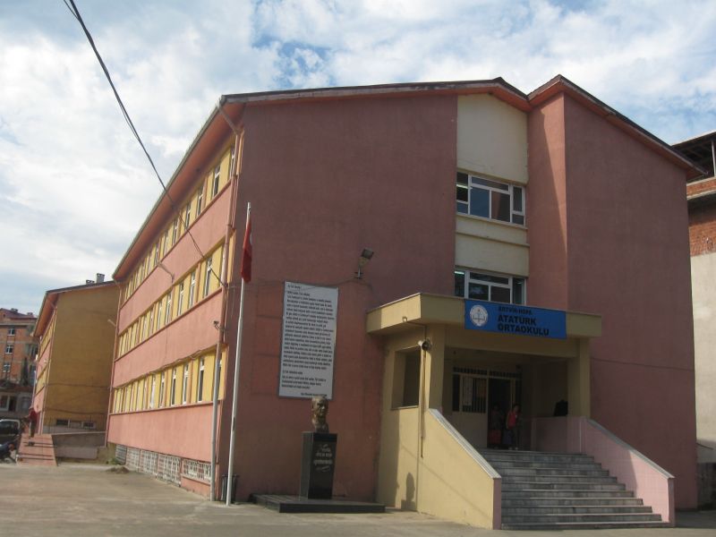 Atatürk Ortaokulu 