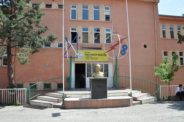 Artvin Mesleki Ve Teknik Anadolu Lisesi 