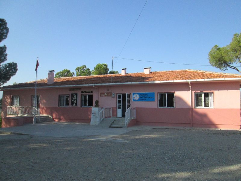 Koyuncular Şehit Nihat İzbudak İlkokulu 