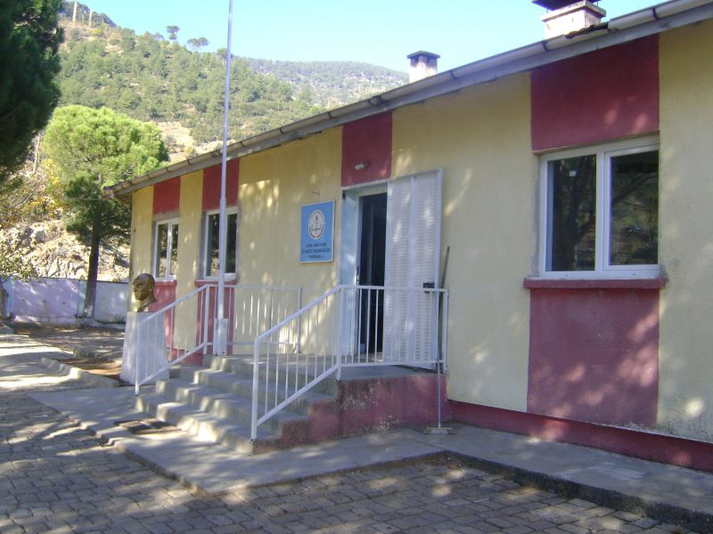 Ziyaretli Karabağlar İlkokulu 