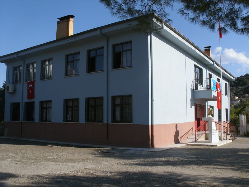 Amasya Üzeyir Emre İlkokulu 