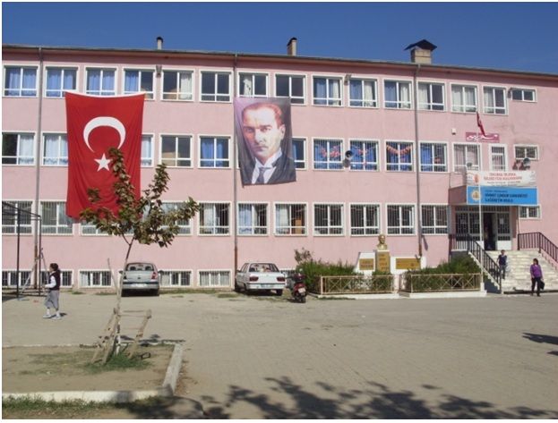 Himmet Çondur Cumhuriyet Ortaokulu 