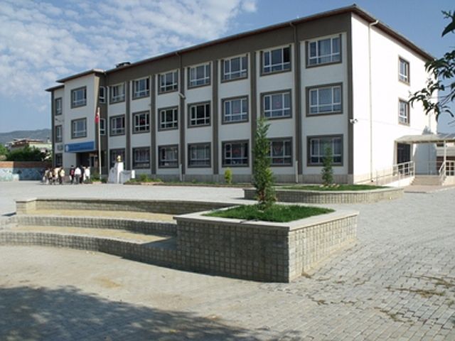 Ortaklar Kurtuluş Ortaokulu 