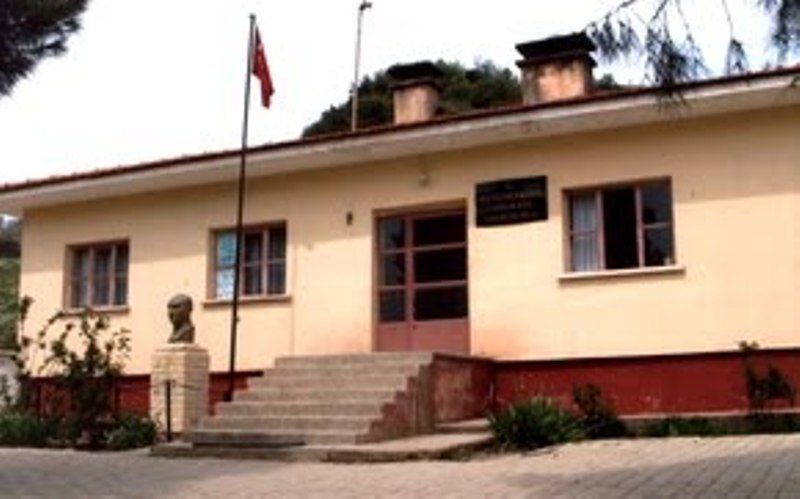 Çarıklar İlkokulu 