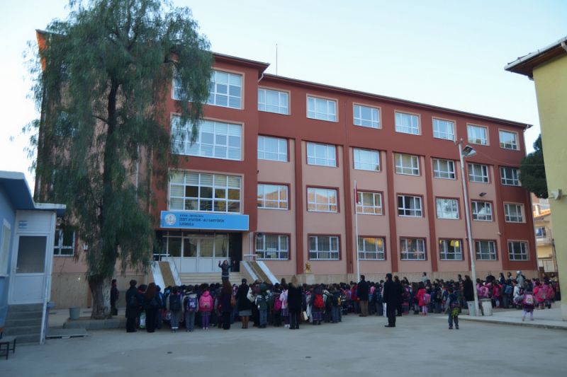 İzzet Ayaydın Ali Sarıyörük İlkokulu 