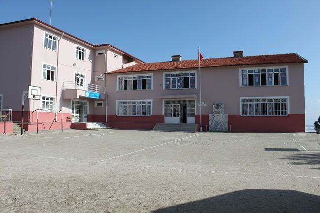 Tekeler Ortaokulu 