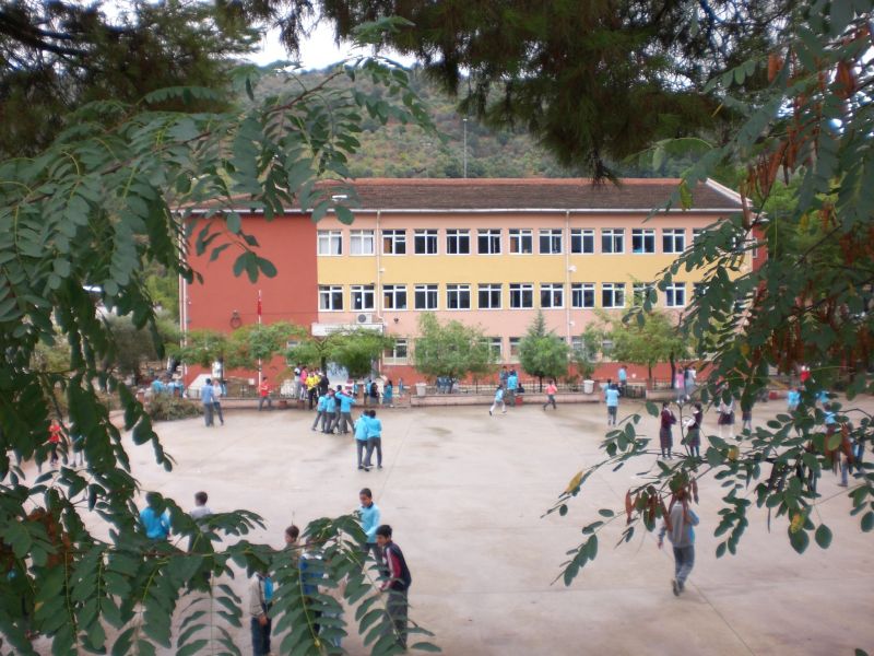 Başçayır Ortaokulu 