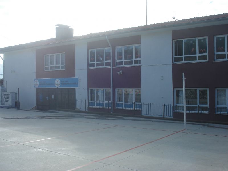 Akçaköy İlkokulu 