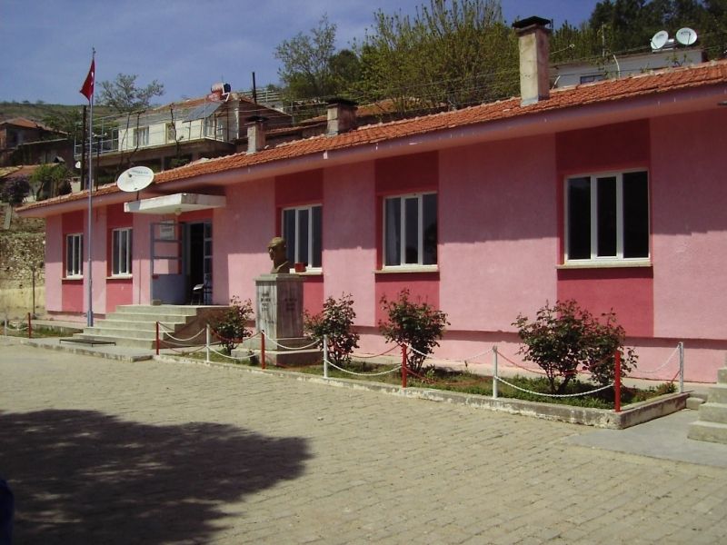 Demirhan İlkokulu 