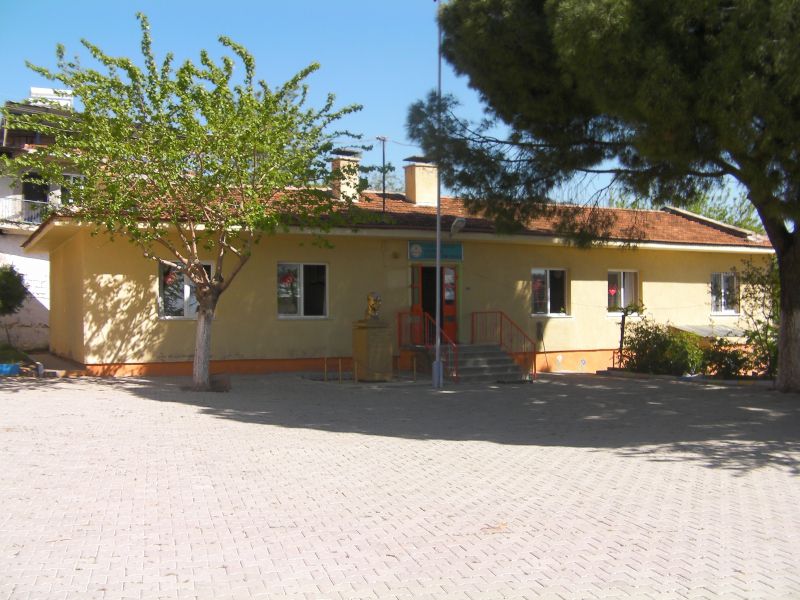 Uzunlar İlkokulu 