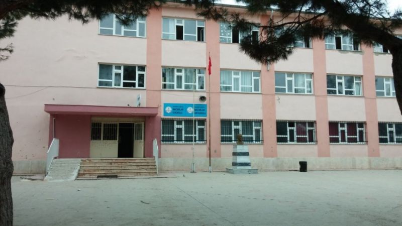 Macarlar İlkokulu 