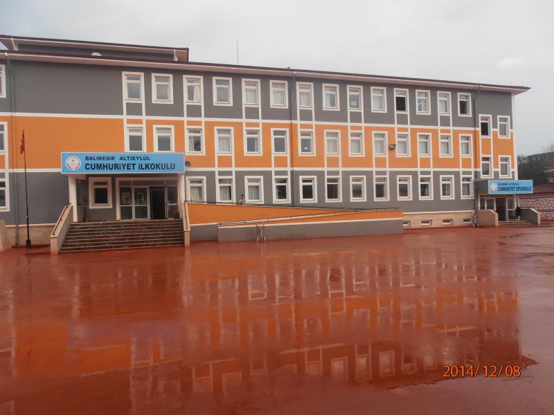 Cumhuriyet İlkokulu 