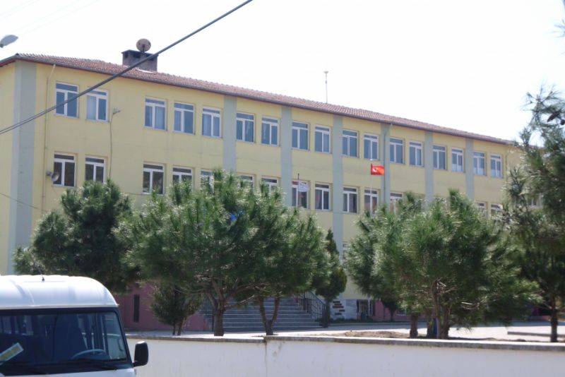Karamanlar Ortaokulu 