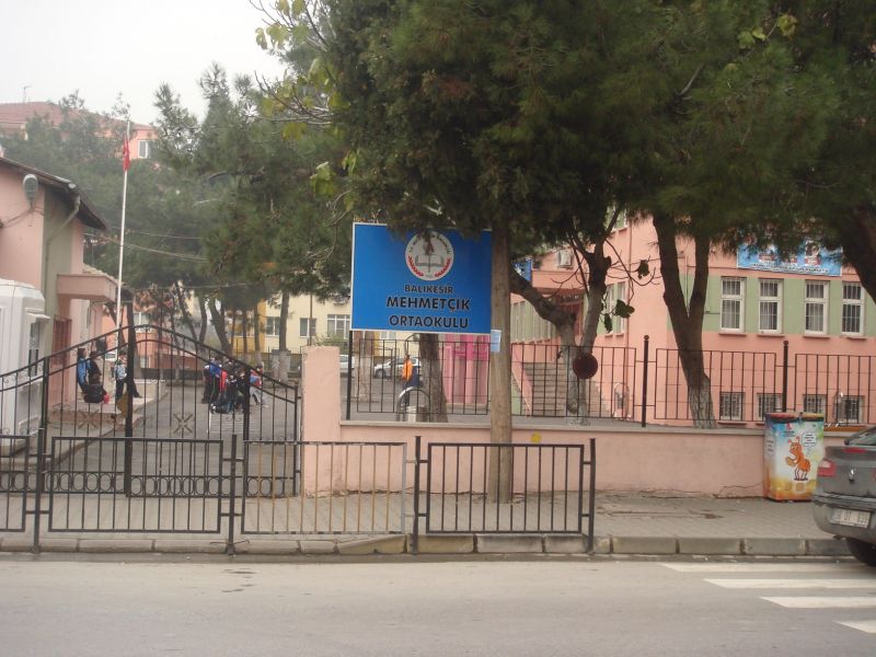 Mehmetçik Ortaokulu 