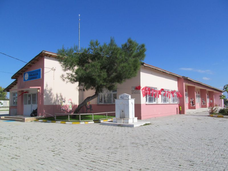 Halalca İlkokulu 