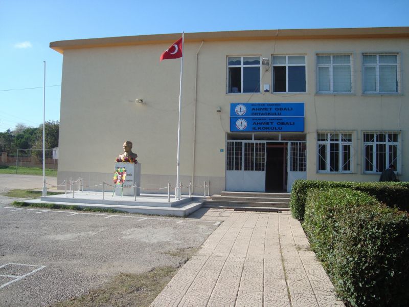 Ahmet Obalı Ortaokulu 