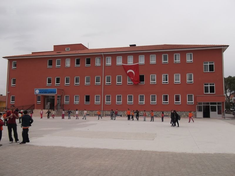 Atatürk İlkokulu 