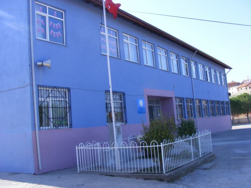 Pelitköy Hallit Selçuk İlkokulu 