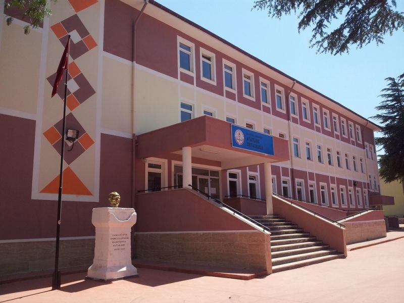 Atatürk Ortaokulu 