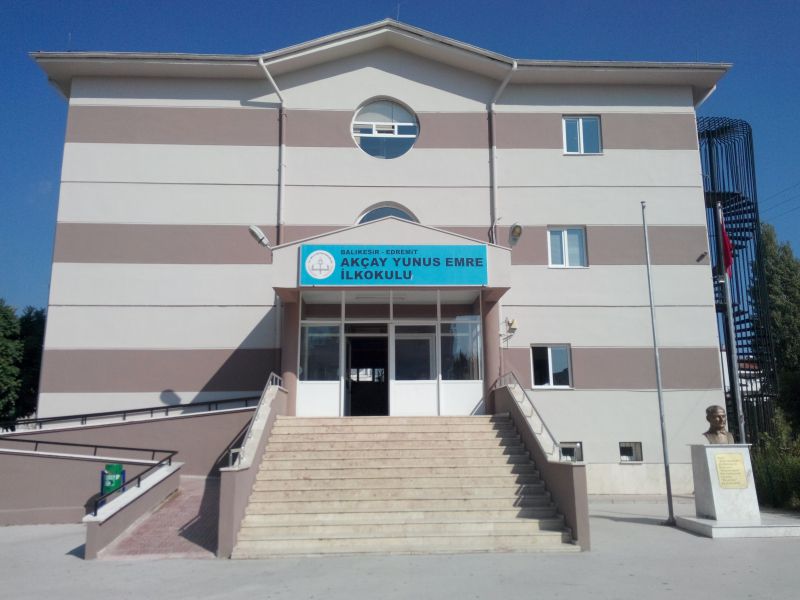 Akçay Yunus Emre İlkokulu 