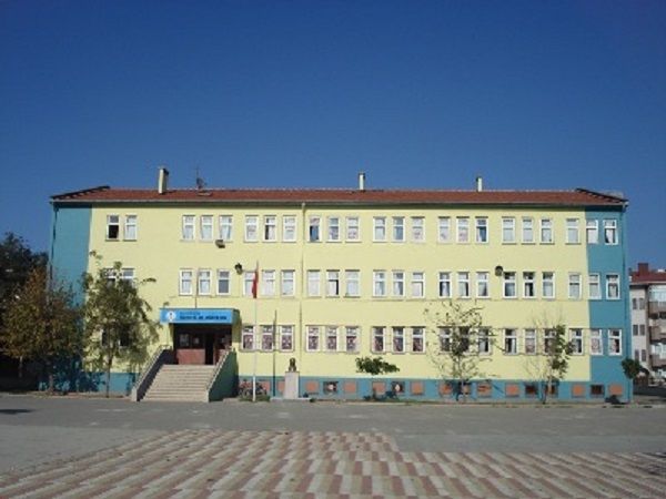 Öğretmen Işıl İpek Ortaokulu 