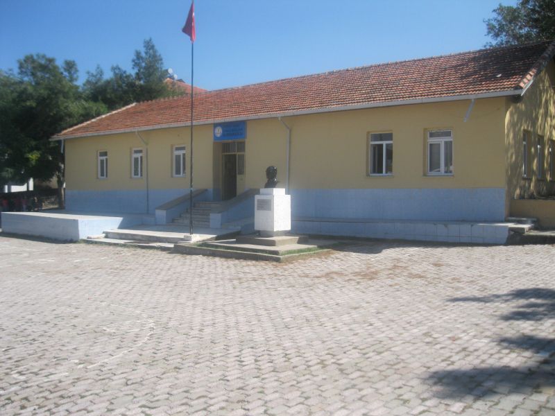 Hallaçlar İlkokulu 