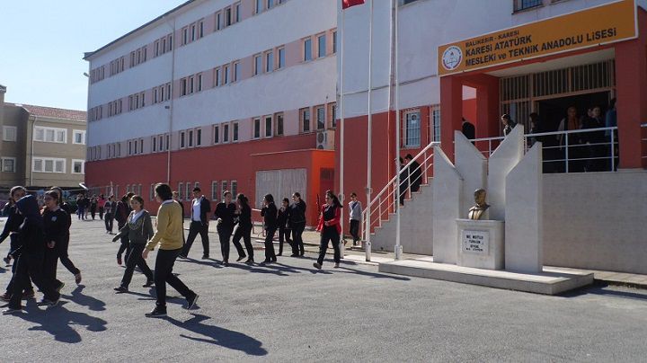 Atatürk Mesleki Ve Teknik Anadolu Lisesi 