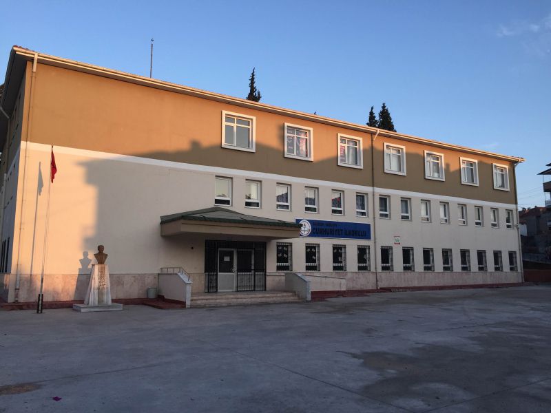 Cumhuriyet İlkokulu 
