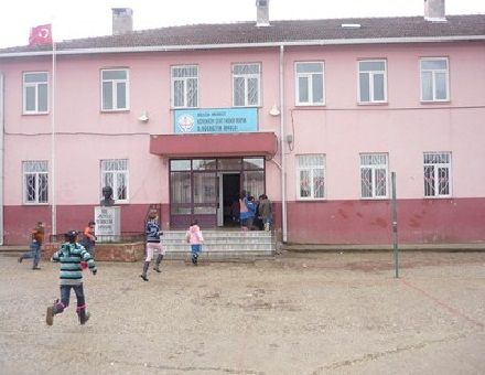 Koyunköy Şehit Münir Kopuk Ortaokulu 