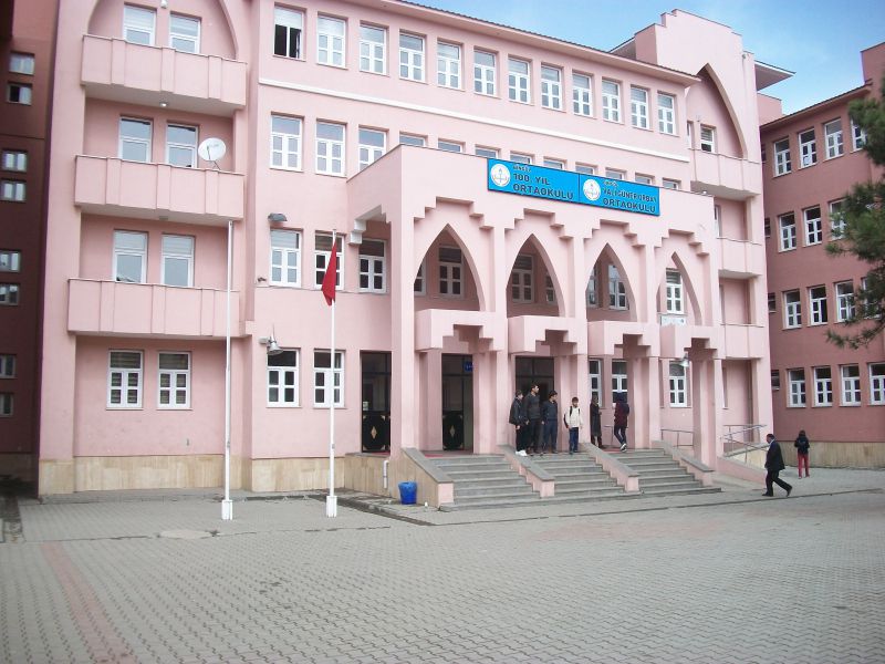 100.yıl Ortaokulu 