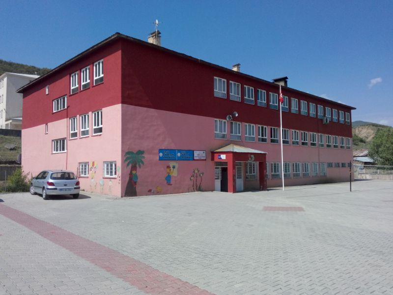 Güveçli İlkokulu 