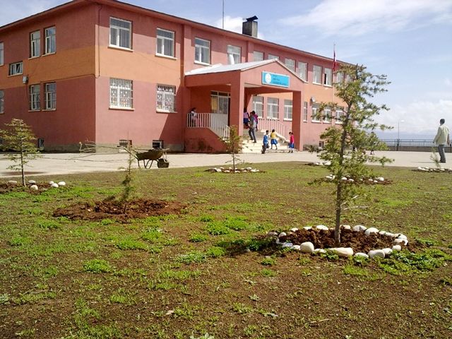 İbni Sina Ortaokulu 