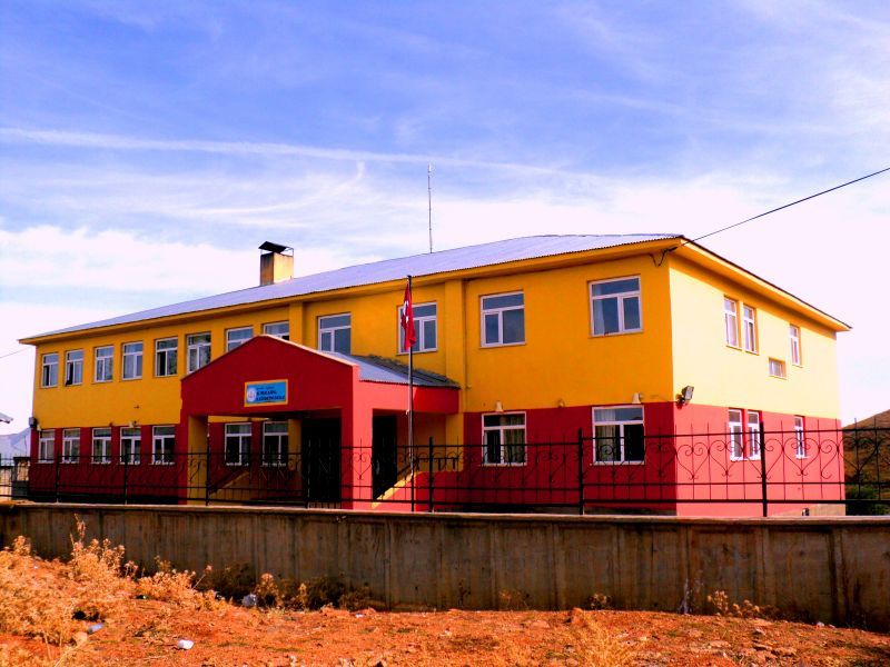 Emtağ İlkokulu 