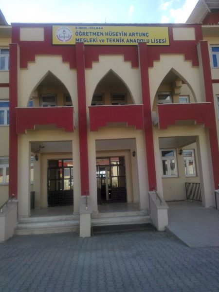 Öğretmen Hüseyin Artunç Mesleki Ve Teknik Anadolu Lisesi 