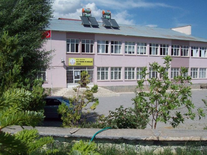 Adilcevaz Mesleki Ve Teknik Anadolu Lisesi 