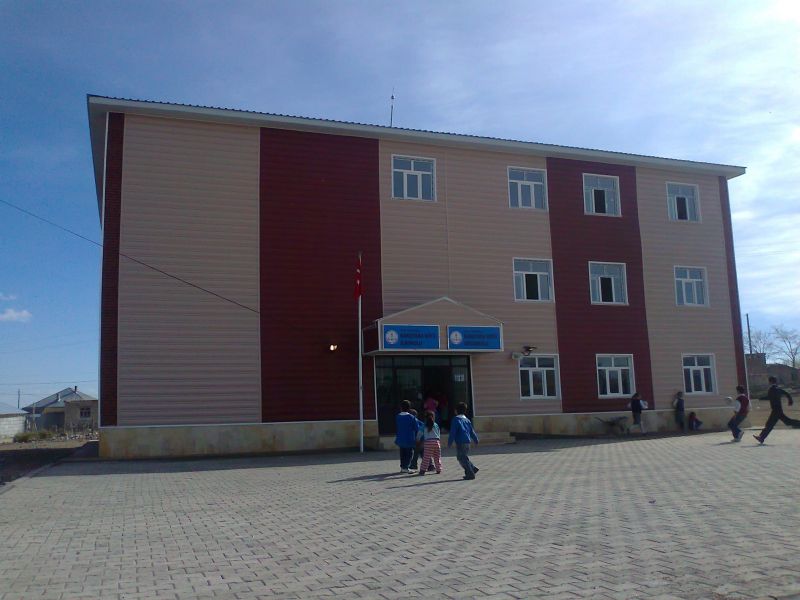 Karşıyaka Köyü Ortaokulu 