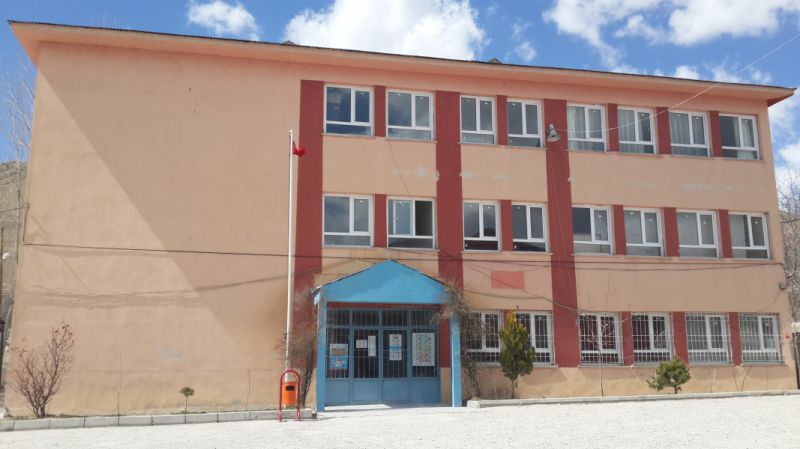 İbrahim Karaoğlanoğlu Ortaokulu 