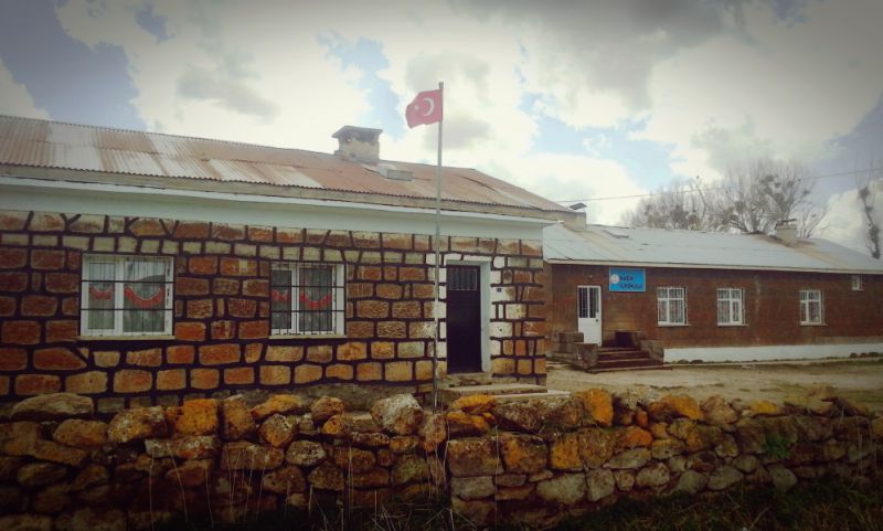 Nazik İlkokulu 