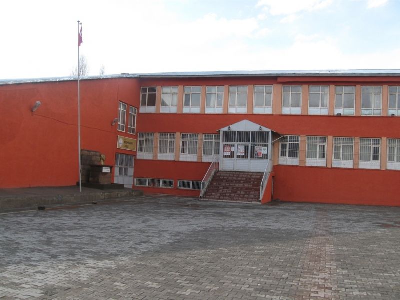 Düzköy İlkokulu 