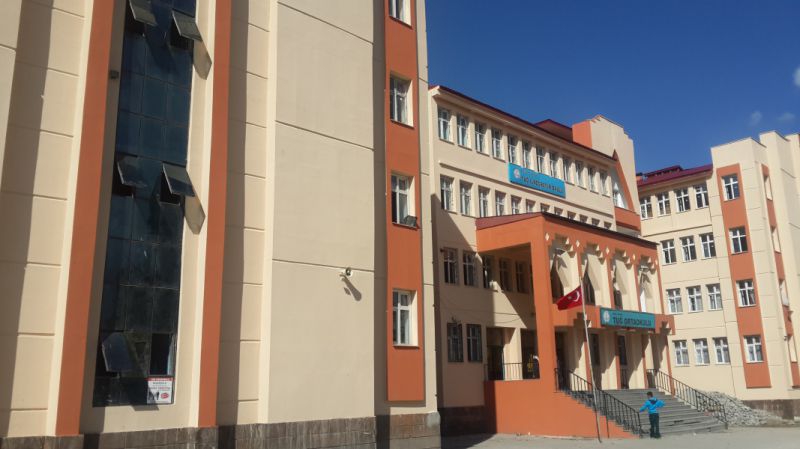 Tuğ Ortaokulu 