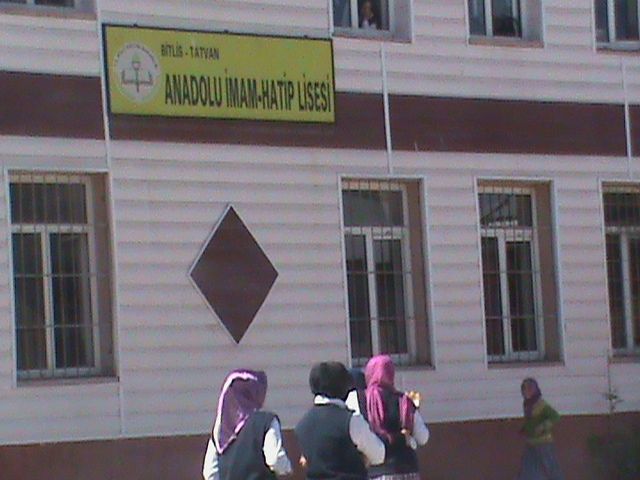 Tatvan Anadolu İmam Hatip Lisesi 