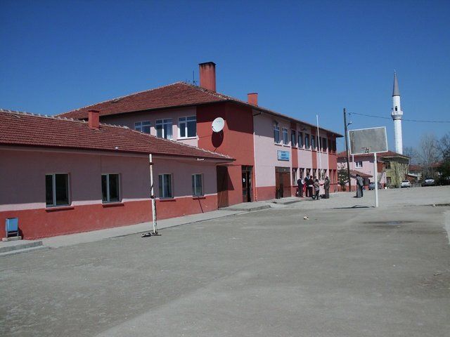 Cumhuriyet İlkokulu 