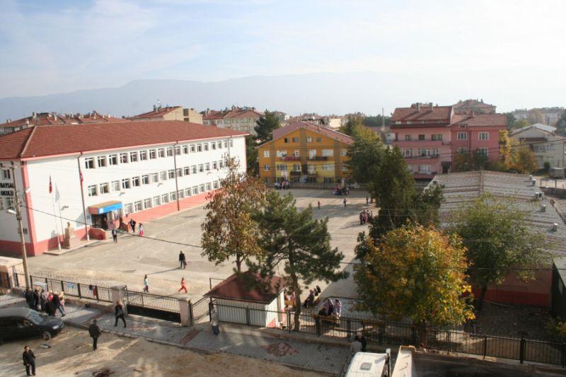 50.yıl İzzet Baysal İlkokulu 