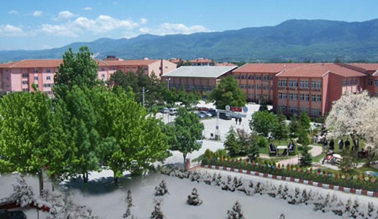 İzzet Baysal Anadolu Lisesi 