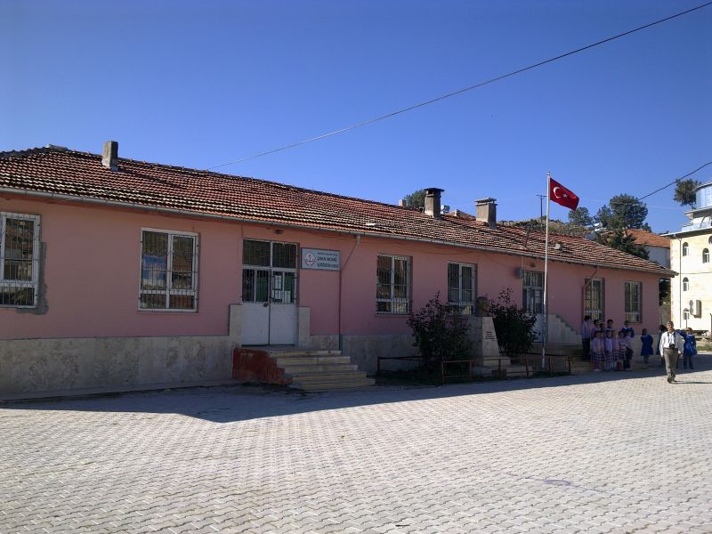 Çamlık Hacıbağ İlkokulu 