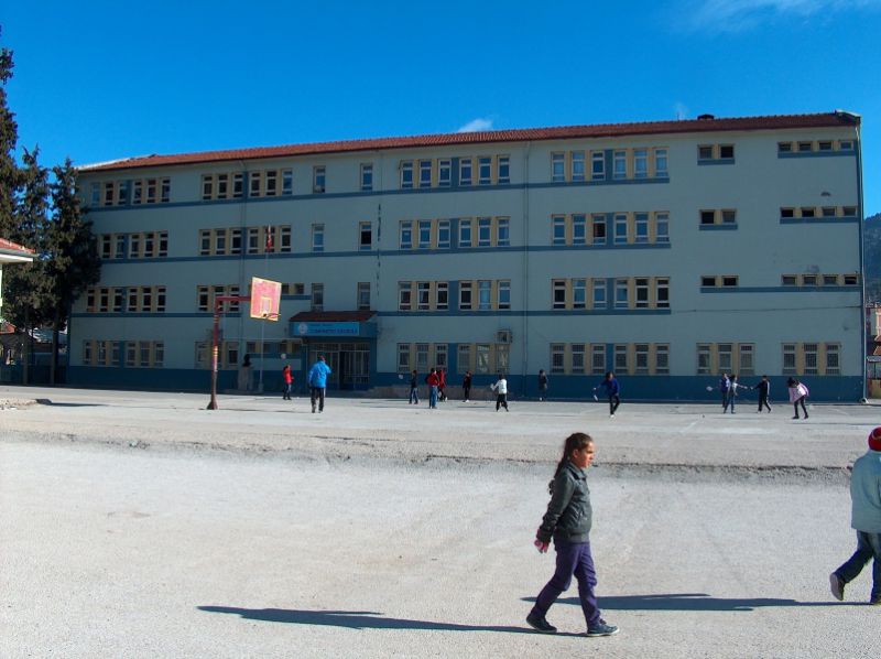 Cumhuriyet İlkokulu 