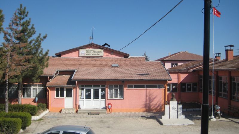 Karamanlı Meslekî Ve Teknik Eğitim Merkezi 
