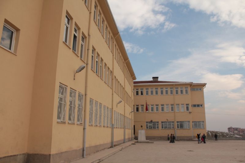 80.yıl Ortaokulu 