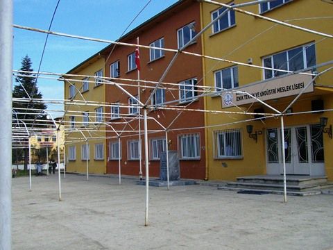 Eşrefzade Mesleki Ve Teknik Anadolu Lisesi 