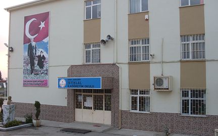 İstiklal Ortaokulu 